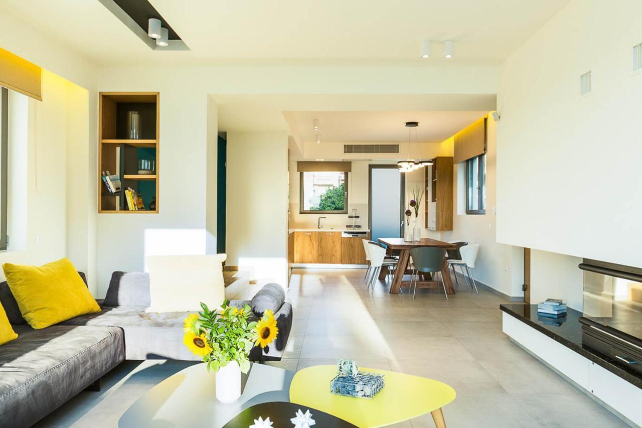 Villa Amelia I Free 9 Seater Mini Van & Pool Калатас Экстерьер фото